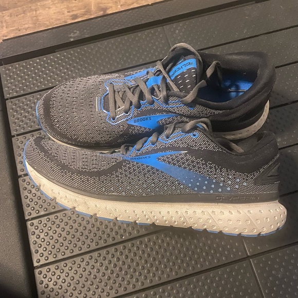 Brooks Glycerin 18 running shoes. - Picture 1 of 8